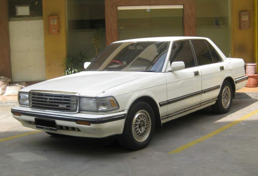 Toyota crown 130 кузов